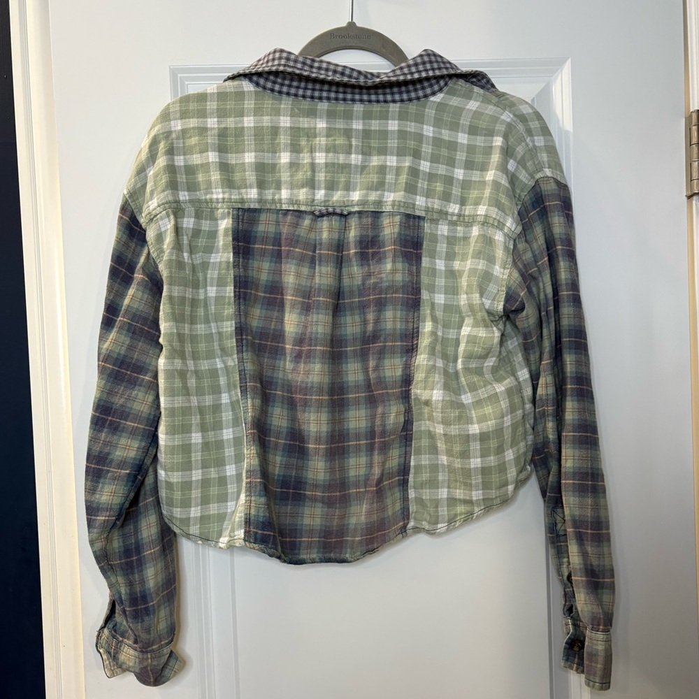 American Eagle Patchwork Plaid Cropped Button Up … - image 3